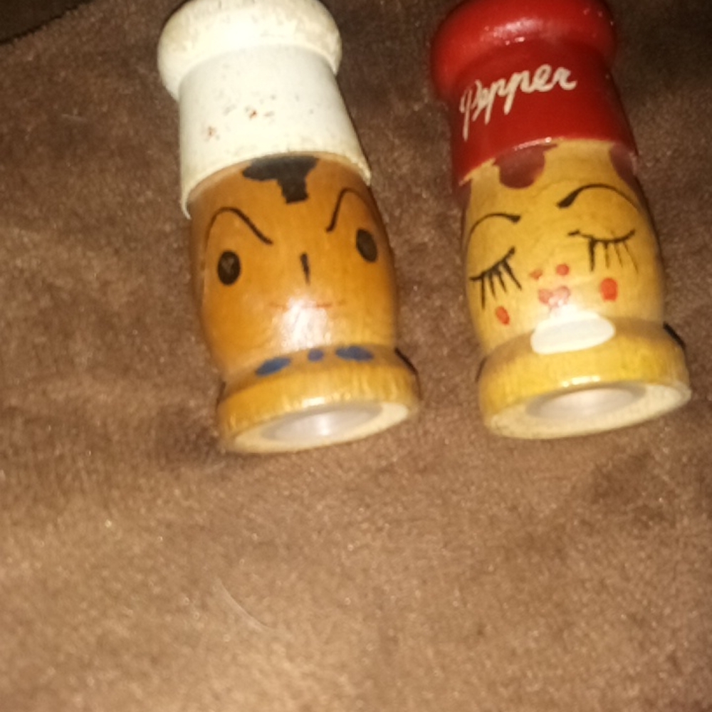 Vintage salt &pepper shakers